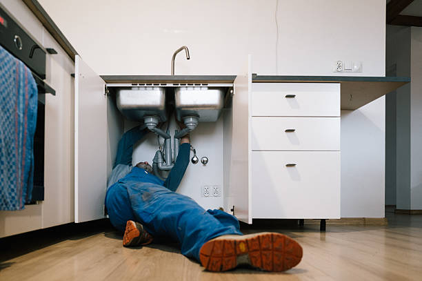 Professional Emergency Plumber technician working in Pendergrass, GA